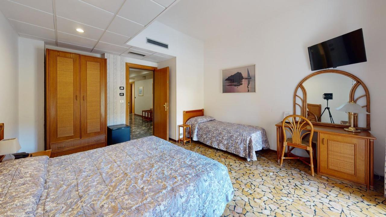 Hotel Zunino Споторно Екстер'єр фото