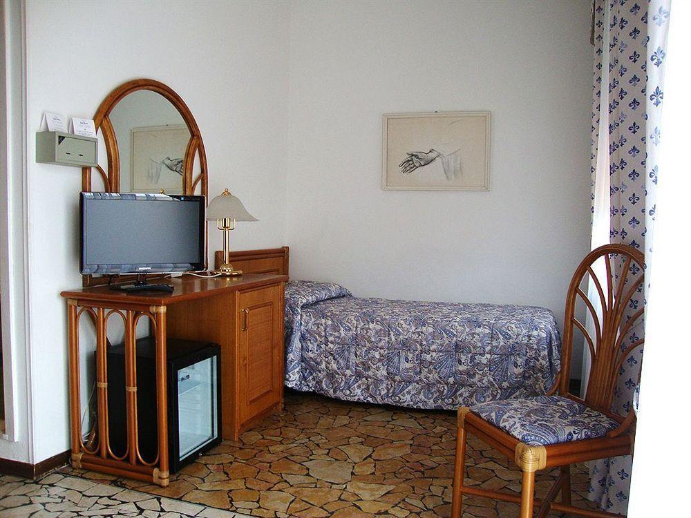 Hotel Zunino Споторно Екстер'єр фото